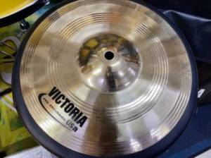 Cymbal đồng Victoria 10" + chân đơn VN